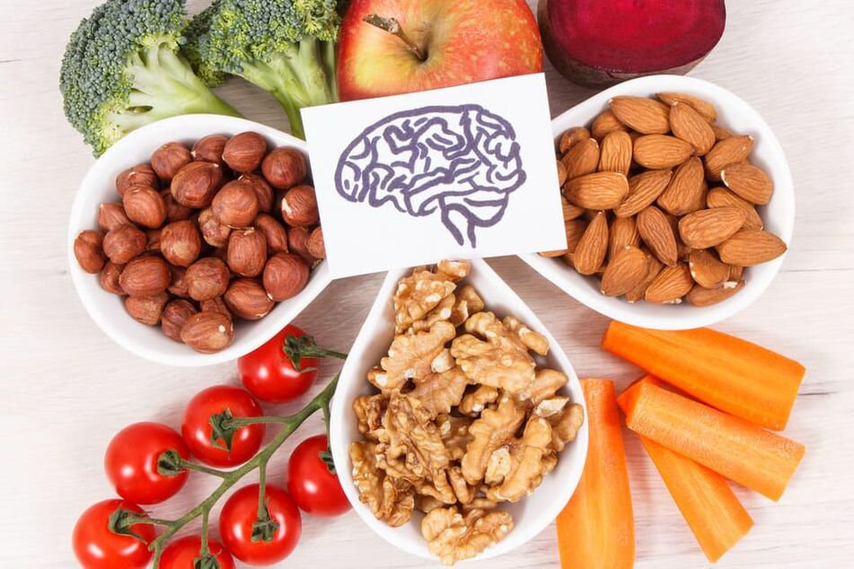 坚果和蔬菜对你的记忆力和大脑有益